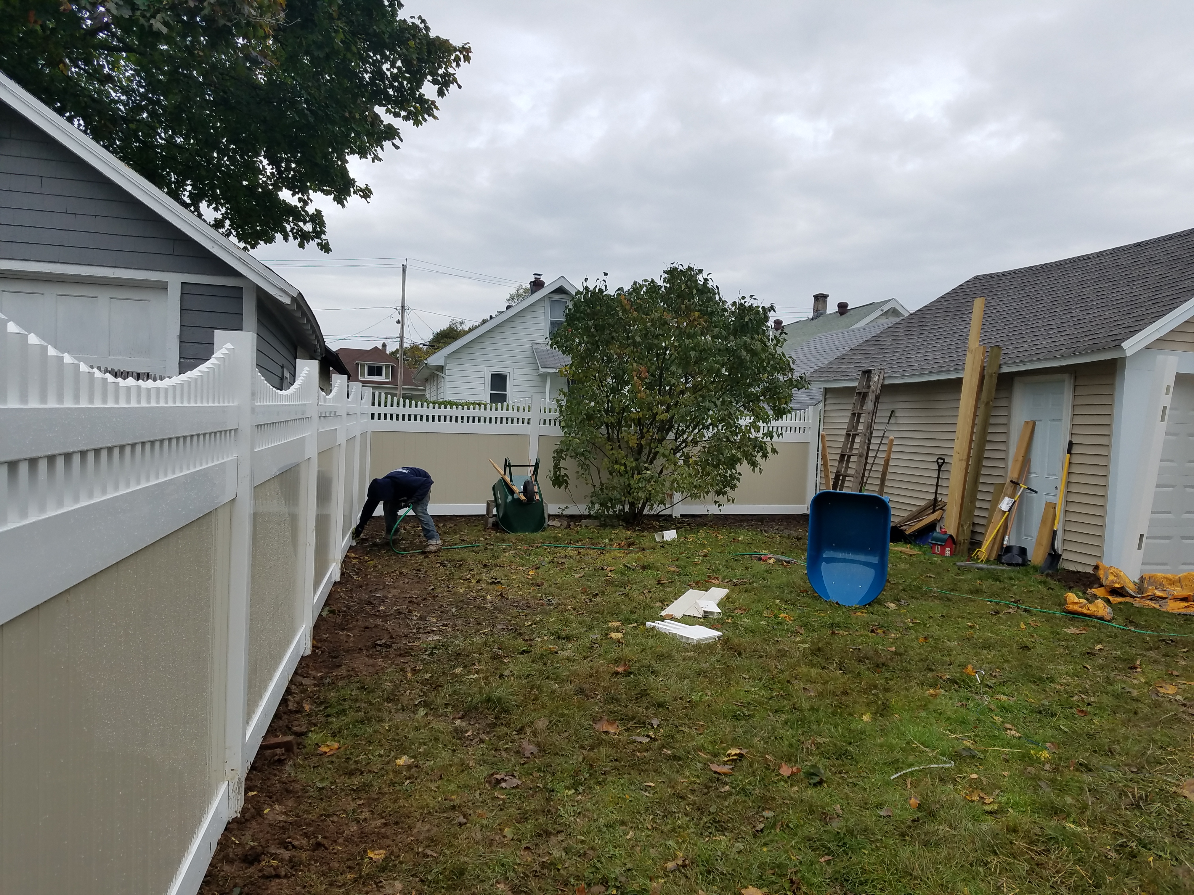 vinyl fencing