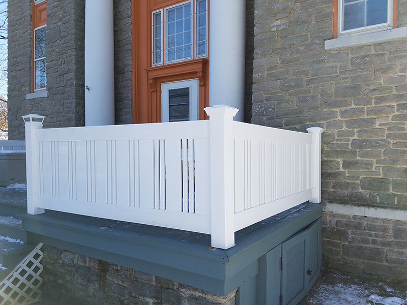 vinyl fencing